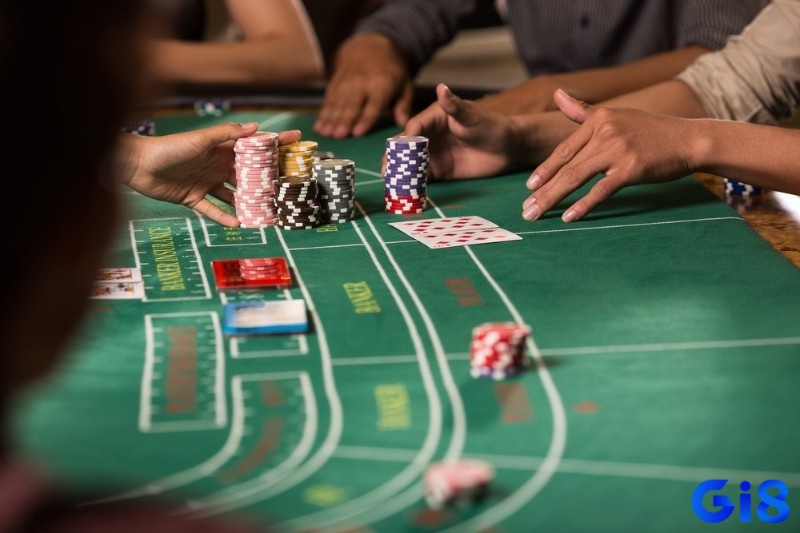 Quy tắc rút bài thứ ba cho Banker trong luật chơi bài baccarat phức tạp hơn và phụ thuộc vào nhiều yếu tố