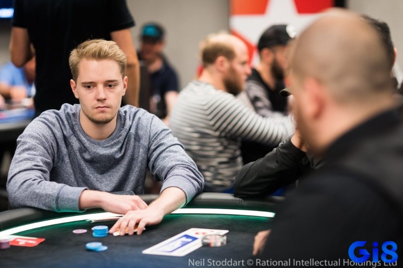 Một khía cạnh quan trọng nhưng thường bị bỏ qua trong các mẹo chơi bài baccarat hiệu quả là việc quản lý tâm lý