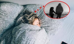 Mơ thấy người đã mất đánh con gì? Giải mã và con số may mắn