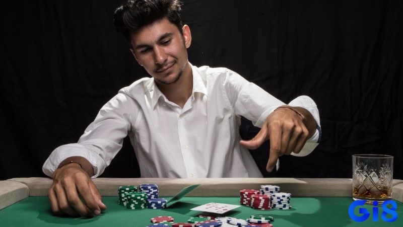Quy tắc “4 và 2” trong cách tính xác xuất poker chỉ mang tính ước lượng, cần linh hoạt điều chỉnh theo thực tế.