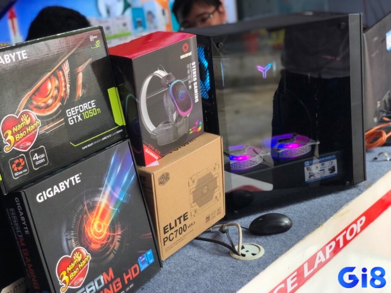PC chơi game ráp sẵn tiện lợi, bảo hành dễ dàng nhưng ít linh hoạt hơn so với tự build.