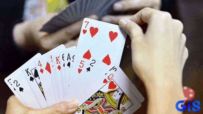 Ghi nhớ quân bài giúp tính toán chính xác trước khi tái gửi.